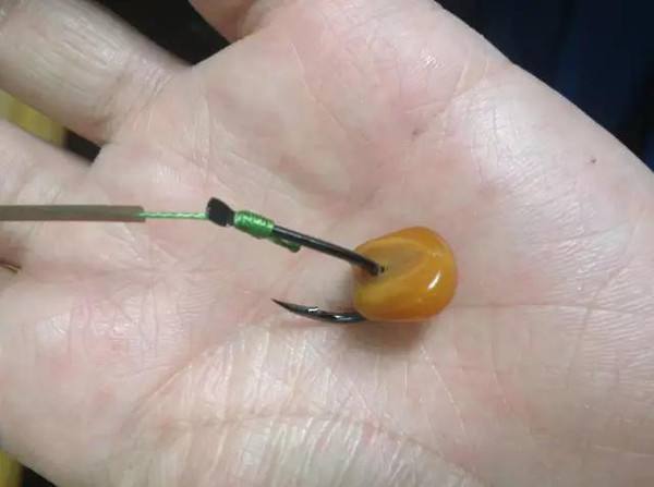 水库钓鱼钩尖诱饵料配制指南